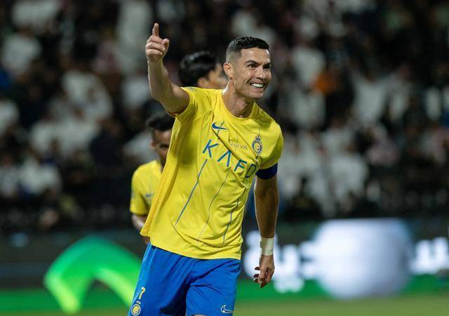 九游网站-晋级下一阶段首场状态出色，篮网观众沸腾！，C罗重返赛场热度持续攀升(教师职称晋级申请书)